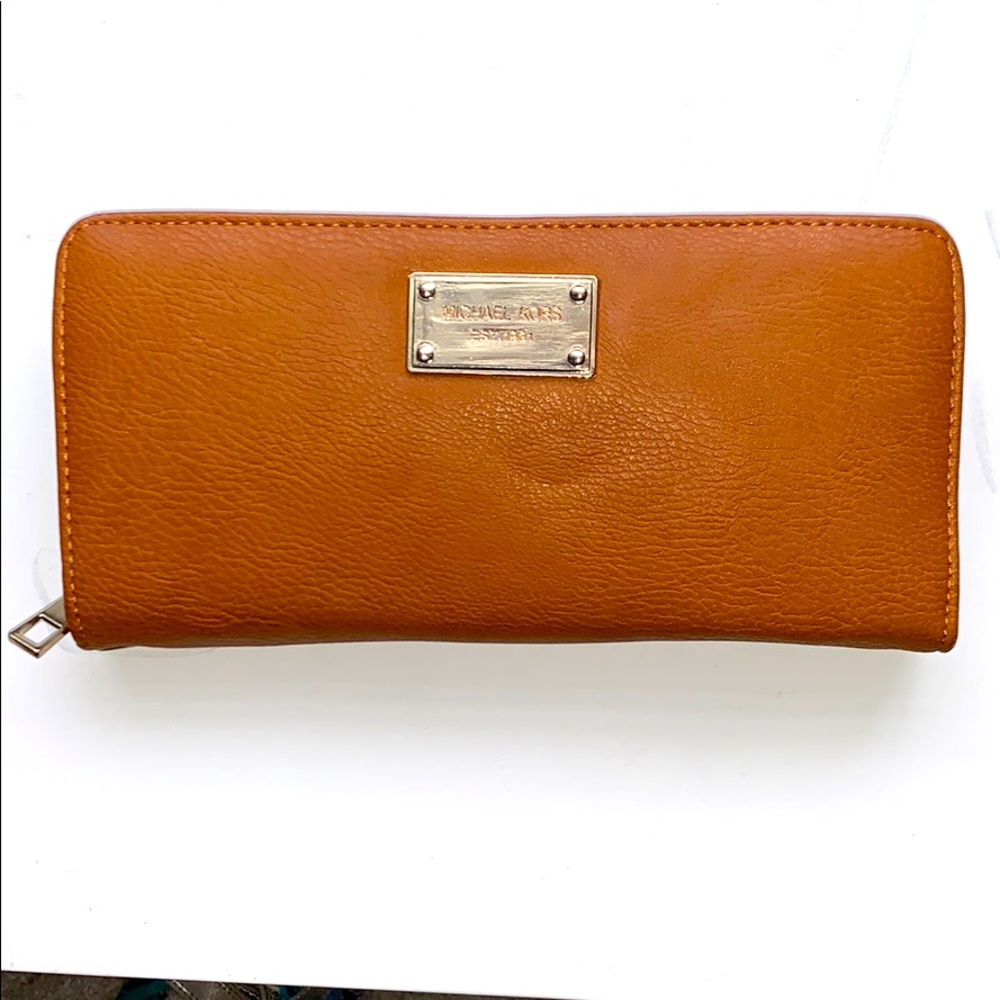 Brand new Wristlet!